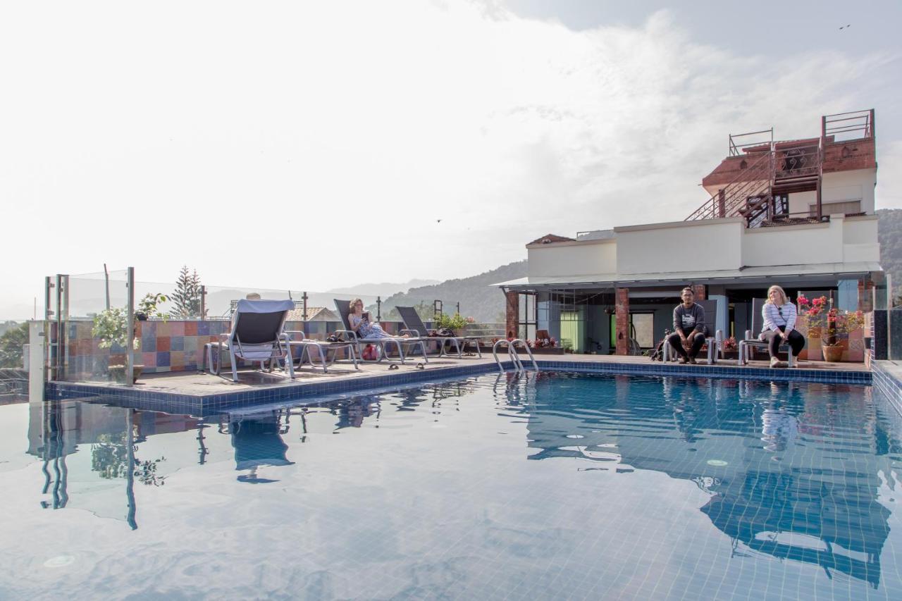 Dahlia Boutique 4*